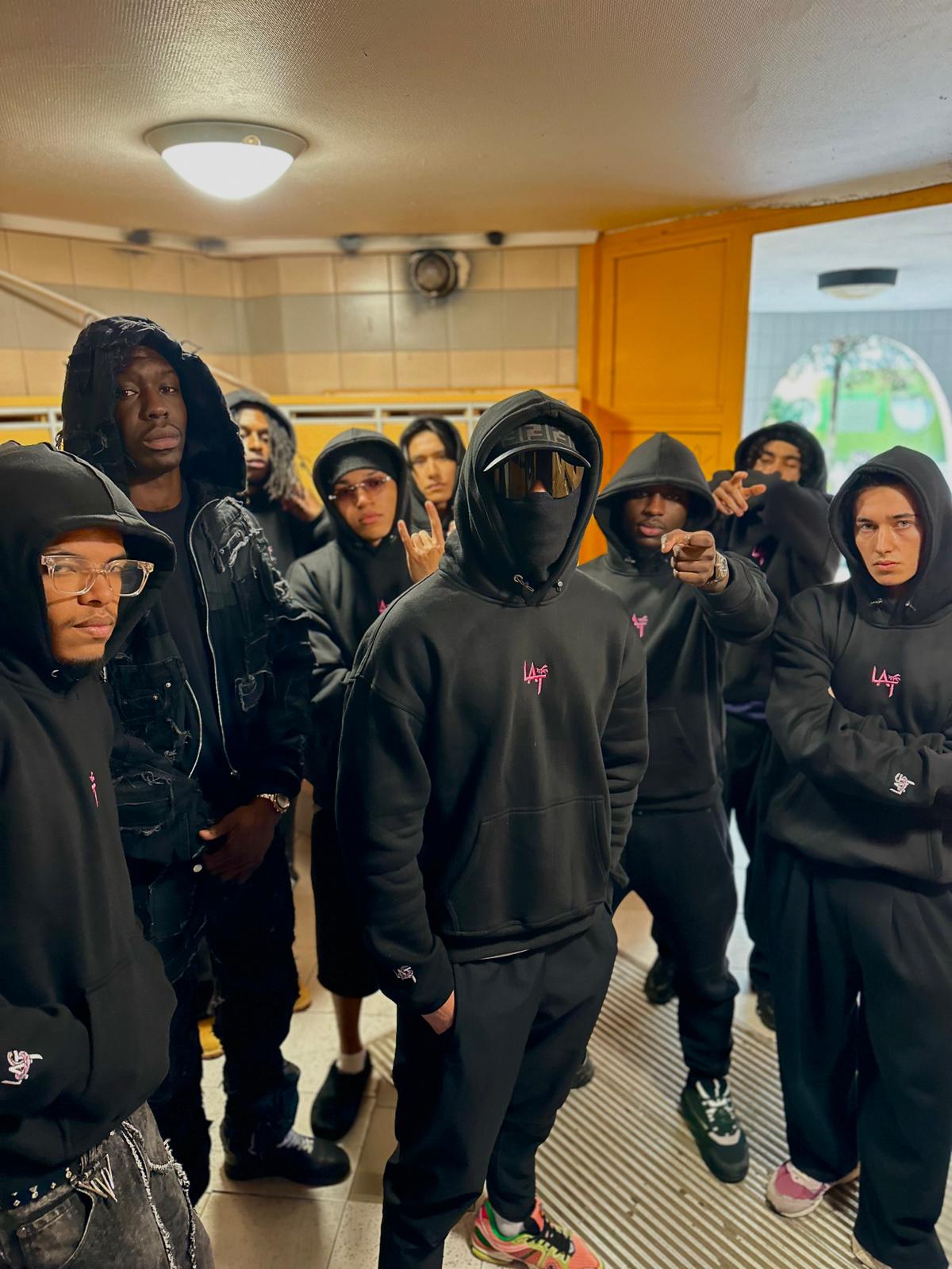 Pull LAT SWARMED – Image 7